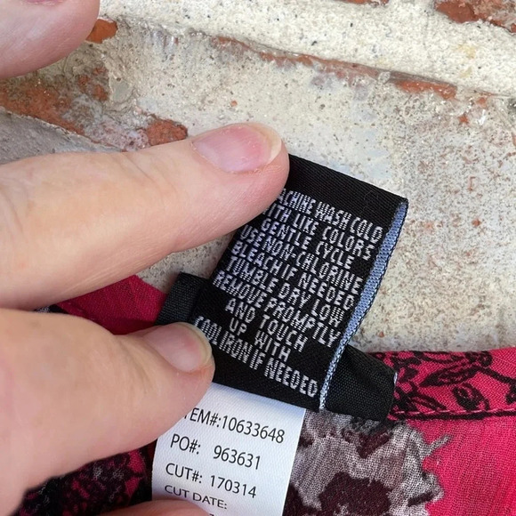 Torrid Pink Floral Flutter Sleeve Tiered Blouse - Picture 5 of 12